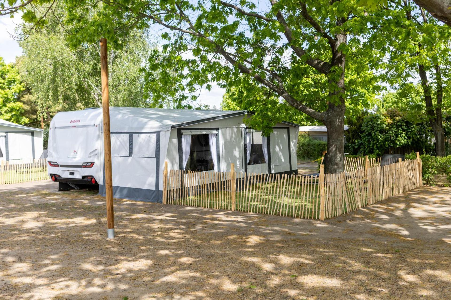 Camping & Erlebnis Resort Jersleber See - Seasoncamper Mit Seeblick Jersleben Exterior photo